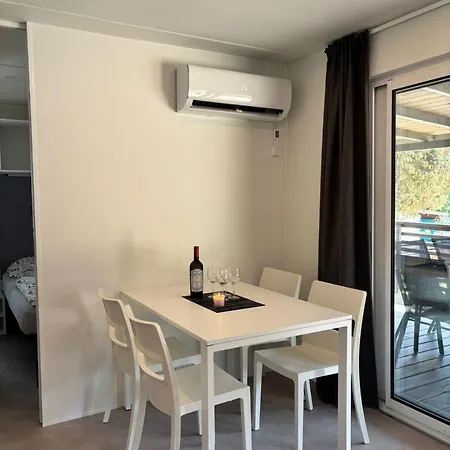 Mobile Homes Comfort Capri Bijela Uvala Aldeamento Turístico 4*