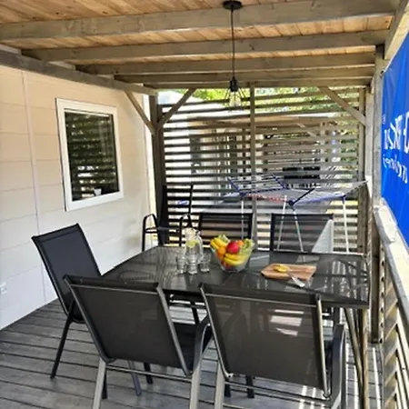 Aldeamento Turístico Mobile Homes Comfort Capri Bijela Uvala