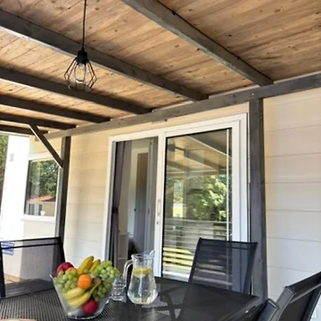 Mobile Homes Comfort Capri Bijela Uvala Aldeamento Turístico Mugeba