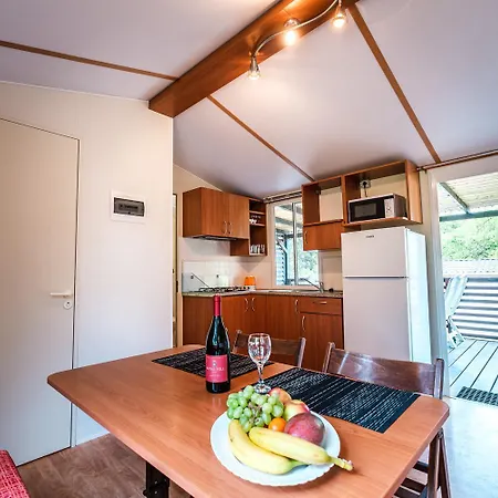 Mobile Homes Comfort Capri Bijela Uvala Aldeamento Turístico