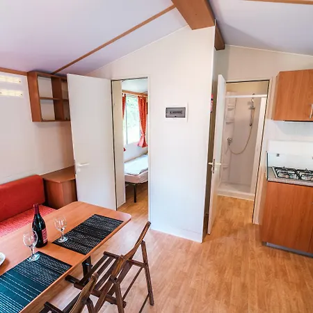 Mobile Homes Comfort Capri Bijela Uvala Aldeamento Turístico Mugeba