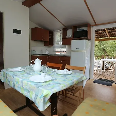 Mobile Homes Comfort Capri Bijela Uvala Holiday park 4*